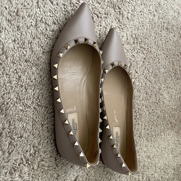 Valentino Garavani Flats - Picture 2 of 7